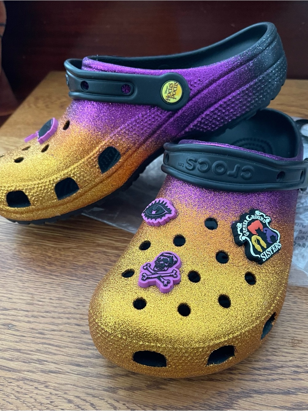 CROCS Hocus Pocus Purple to Gold Glitter Ombre Clog with Charms - Women’s 9 - Picture 2 of 7